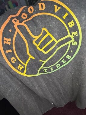 Old Navy Gray Tank Top with Gradient 'Good Vibes High Tides' Graphic